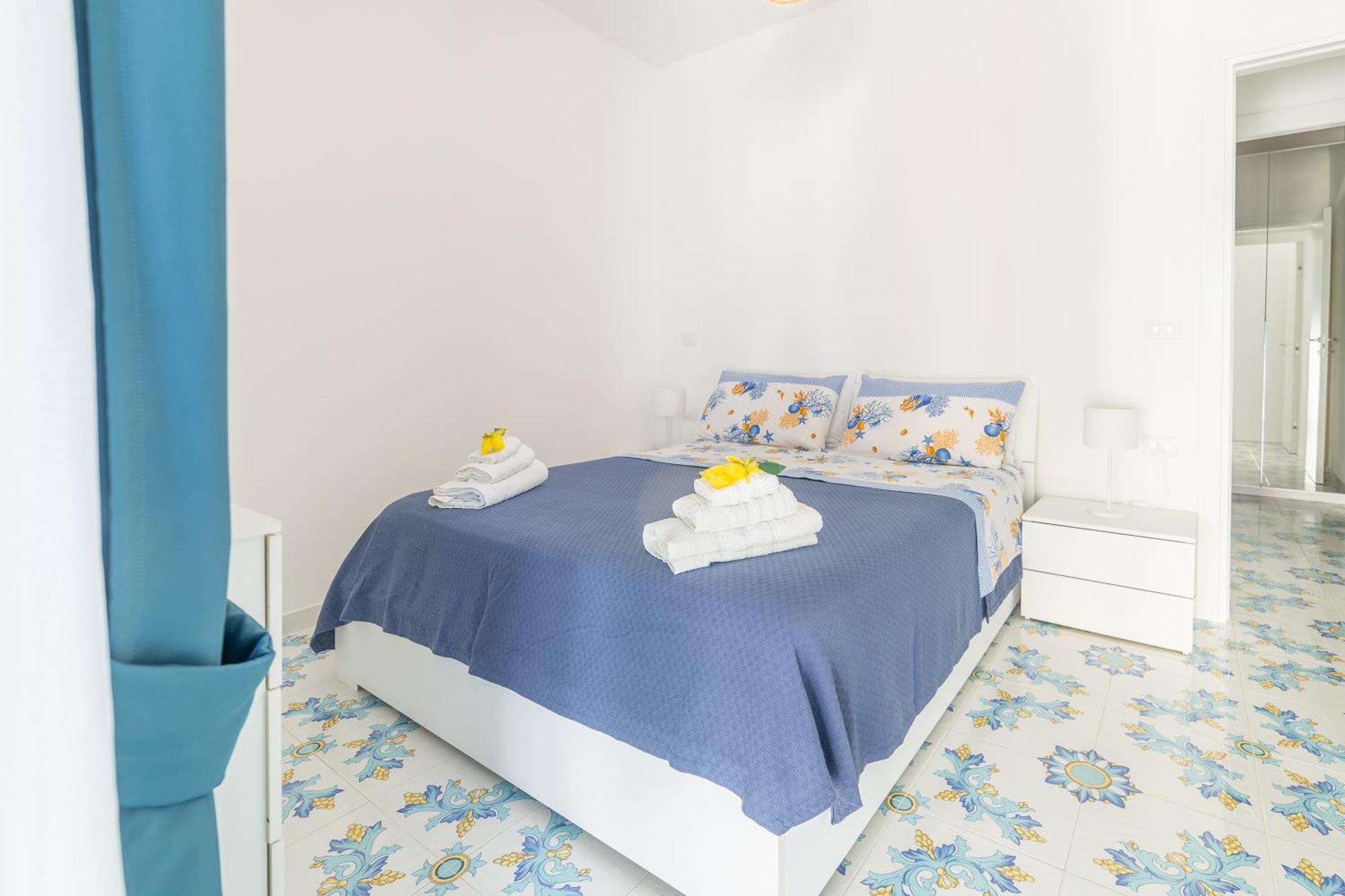 Maiori A Due Passi Dal Mare Apartment Exterior photo